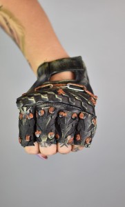 General of the Resistance gloves