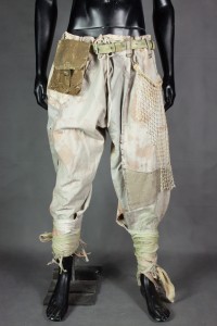 Dune Nomad: baggy pants 