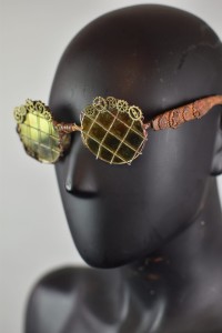 Round sunglasses with mesh