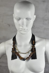Commandress of Resistance: necklace 